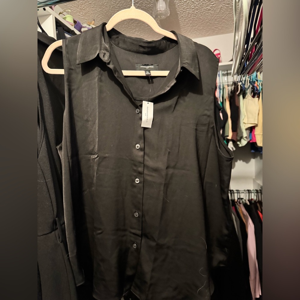 Banana Republic Sleveeless blouse